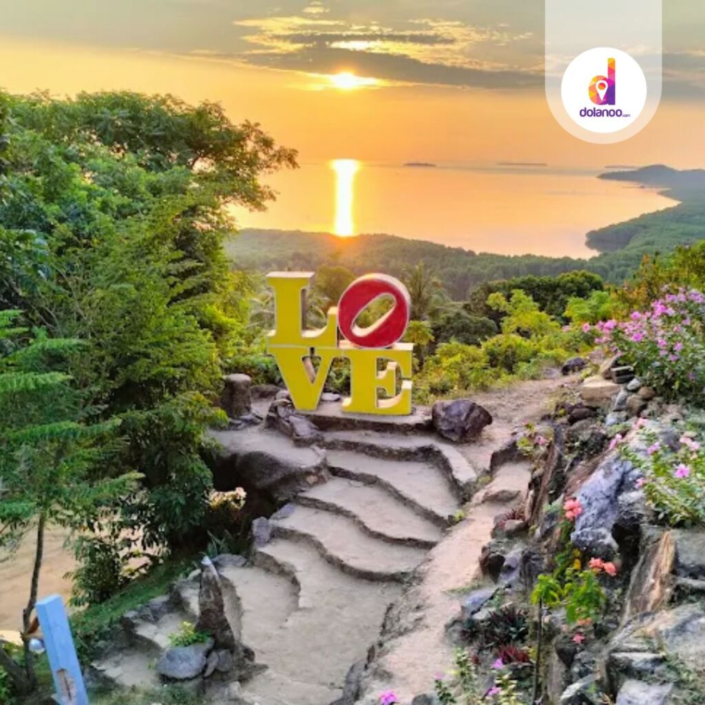 Ini Alasan Kenapa Bukit Love Karimunjawa Selalu Masuk List Wisata Favorit