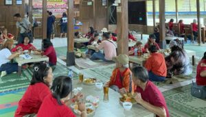 rumah makan pantai klayar